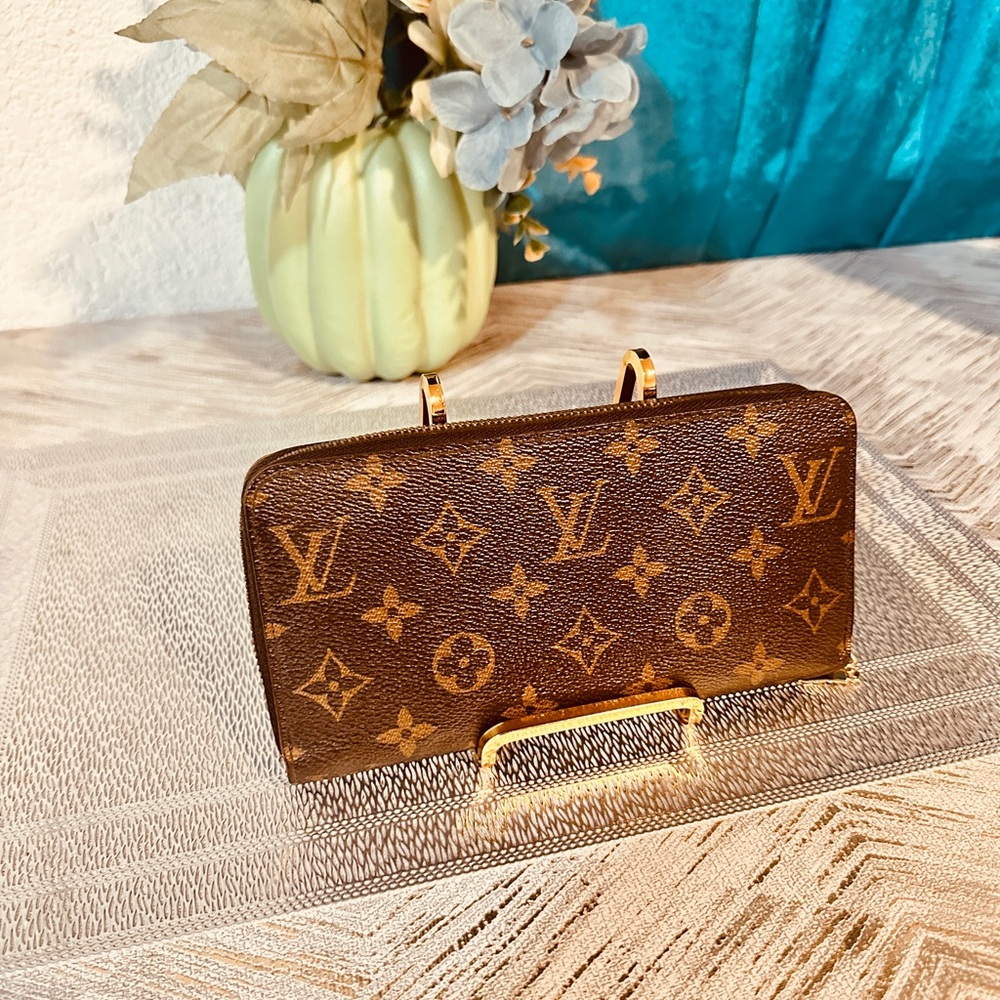 Louis Vuitton monogram zippy wallet - Picture 4 of 15